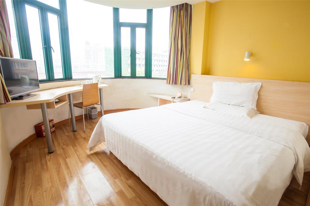 7Days Inn Guilin Railway Station מראה חיצוני תמונה